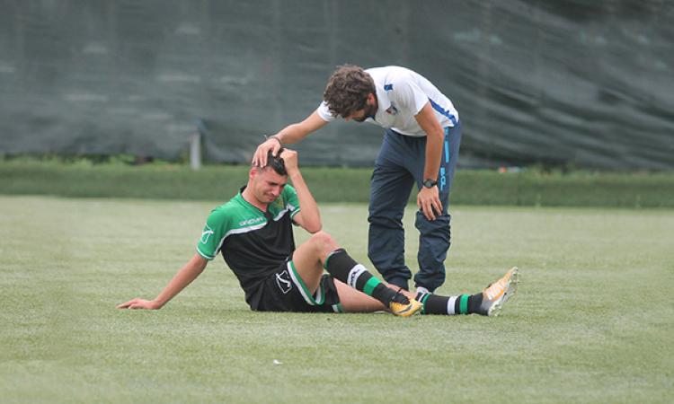 Demofonti in lacrime a fine partita, consolato da Riccardo Della Torca della Tor Tre Teste ©De Cesaris