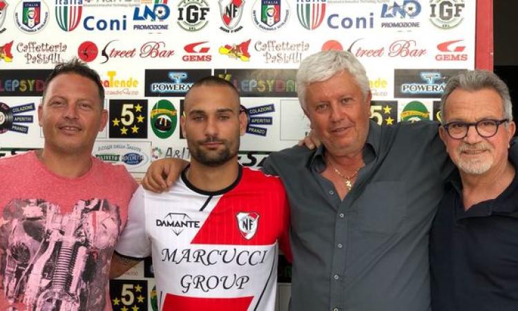 Laghigna assieme alla dirigenza biancorossa