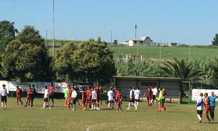 Torrenova-Romulea, saluto a fine partita ©GazReg
