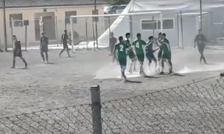 Il Licenza esulta dopo il gol di Tantari
