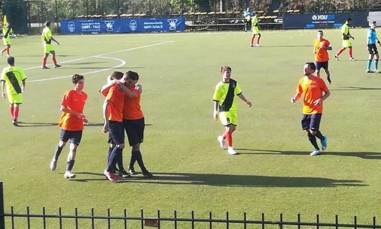 Paternoster esulta con i compagni per il 2-0 @GazReg
