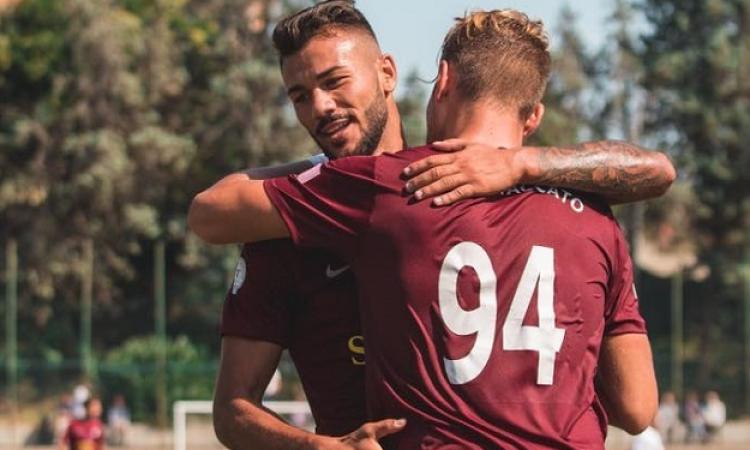 Calì nell&amp;apos;abbraccio con Mastrosanti (©Vamos)
