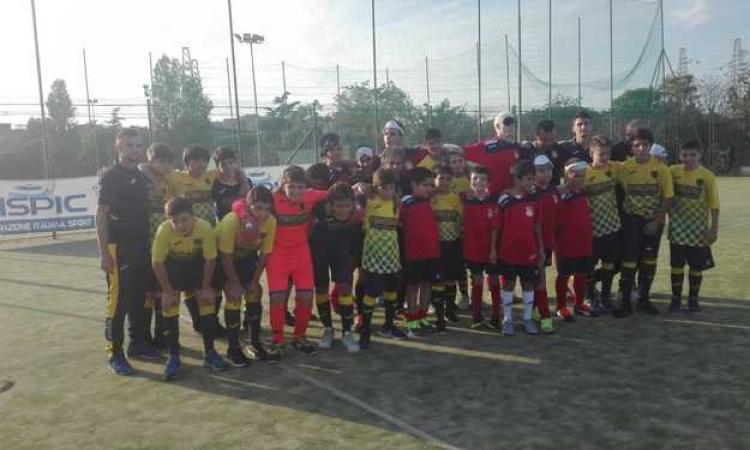 Foto di gruppo tra ASD Roma Disabili 2000 e ASD Nuova Milvia 
