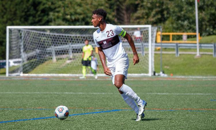 Williams N&amp;apos;dah in azione con la maglia di Charleston