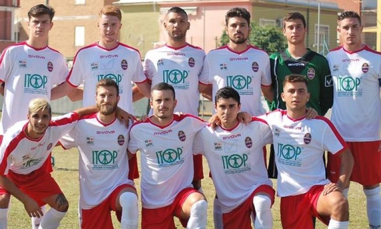 La squadra in posa (foto Fiumicino)