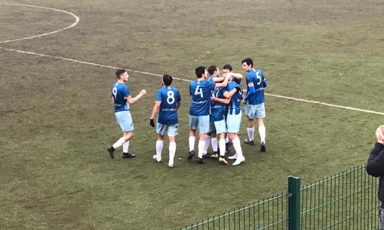 L&amp;apos;esultanza dell&amp;apos;Atletico Vescovio dopo il gol dell&amp;apos;1-0 (foto di GazReg)