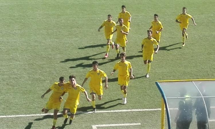 Frosinone in esultanza @GazReg