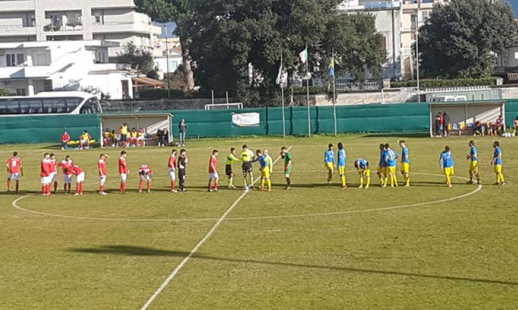 Le due squadre prima del fischio d&amp;apos;inizio (GAZREG)