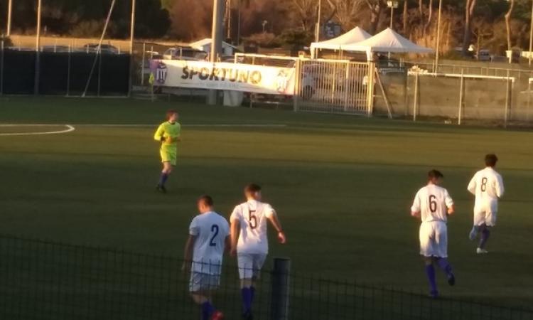 Di spalle con il numero 2 Carlini dell&amp;apos;Ostiamare