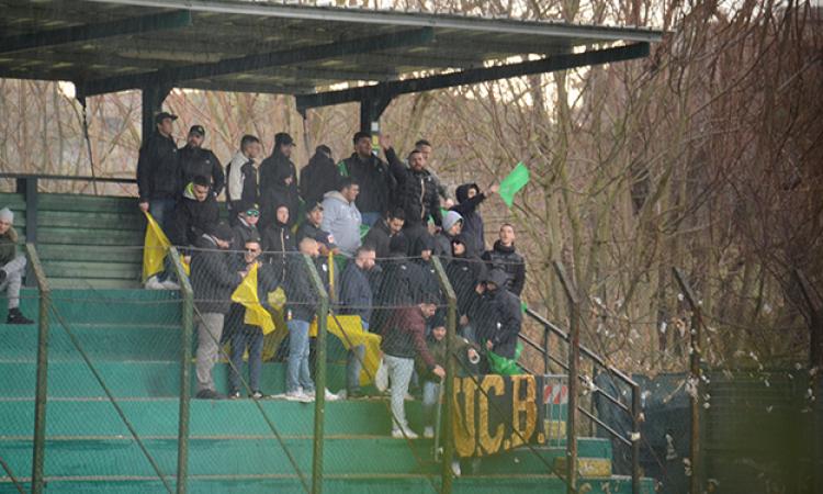 La tifoseria del Casal Barriera (©Torrisi)