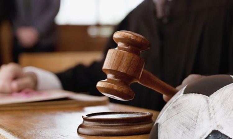 Spintona l'arbitro e lo fa cadere: un anno e mezzo di squalifica