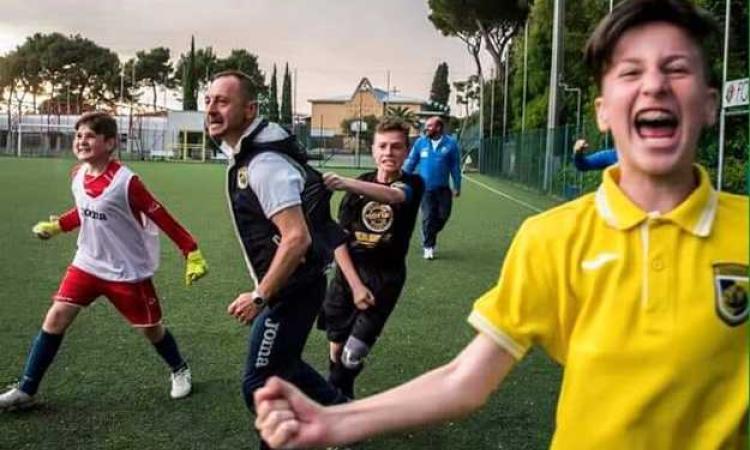 Mister Paolella con i suoi ragazzi