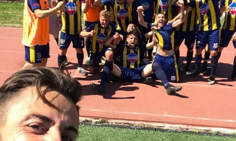 Il selfie di Pintori e compagni al triplice fischio (Facebook)