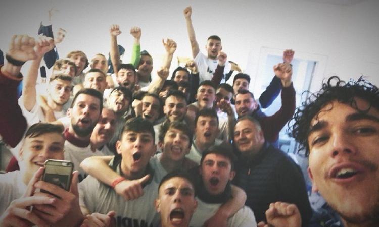 Il selfie dell&amp;apos;Aprilia Racing