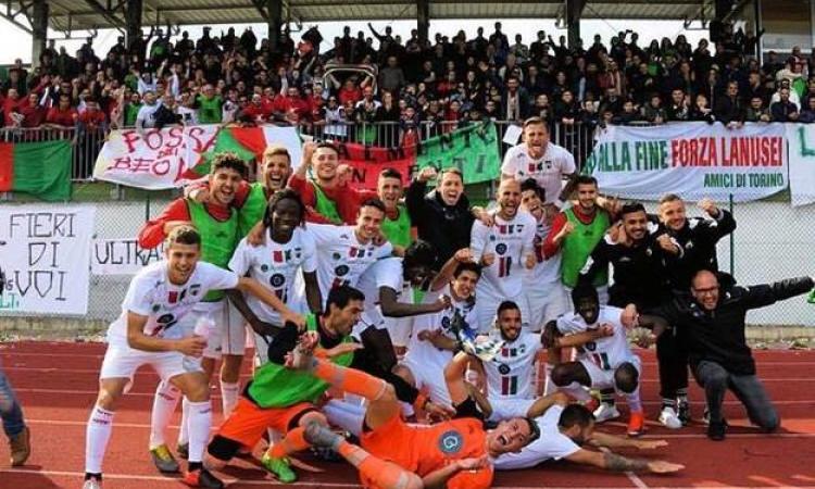 Il Lanusei esulta a fine gara: la Serie C si avvicina