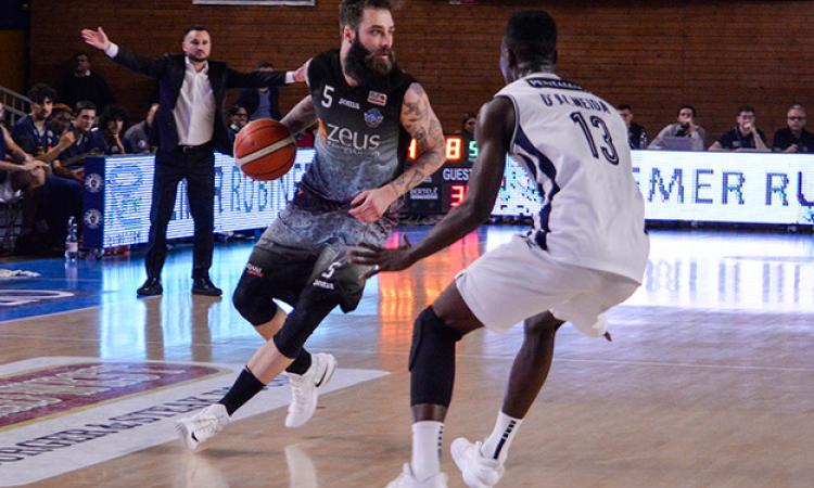 Zeus, Tomassini in azione