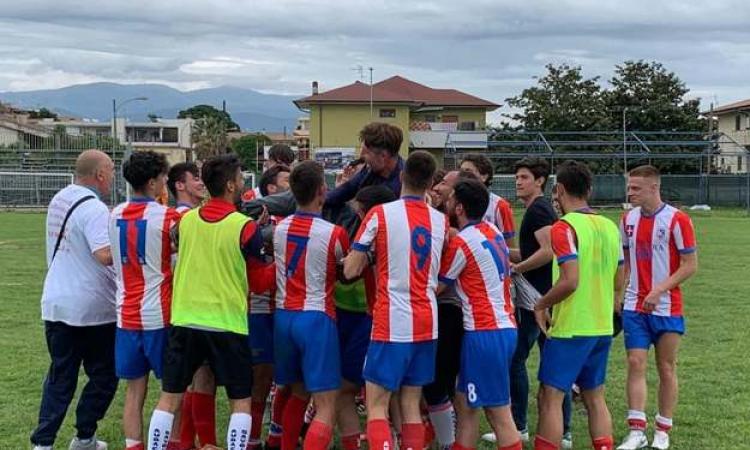 Mirko Fioretto festeggia con i suoi ragazzi ©Audace  