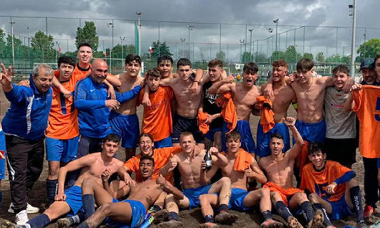 Il Palocco festeggia la vittoria del campionato e la promozione in Elite