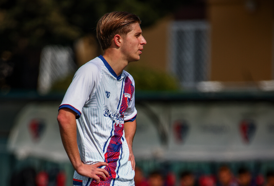 Simone Bernabeo con la maglia del Pomezia