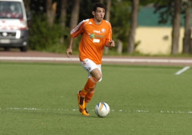Andrea Ricci con la maglia del Futbolclub