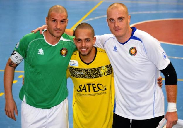 Tiago Leonaldi con il presidente Pandalone e il ds Di Stefano, avversari in campo lo scorso anno