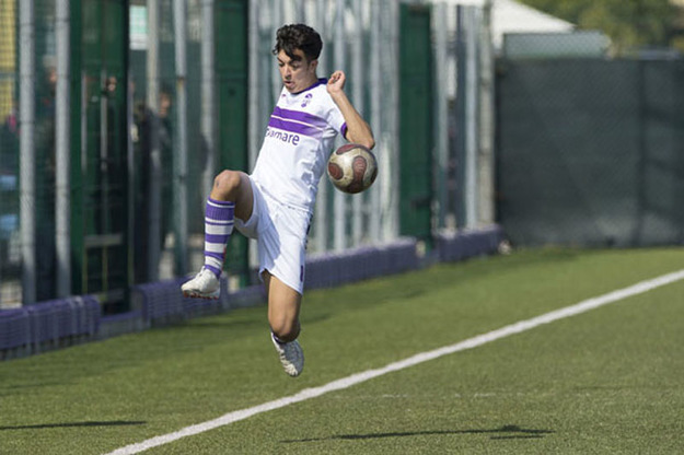 Lorenzo Mambrini con la maglia dell'Ostia Mare