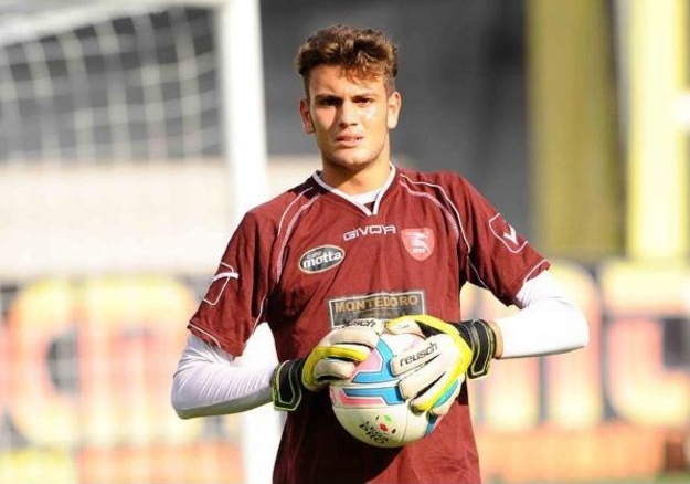 Raffaele Sabbato con la maglia della Salernitana
