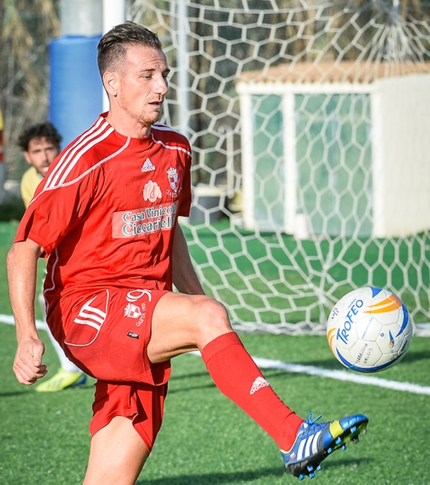 Mario Mariniello, attaccante del Gaeta foto © leonardodangelo.com