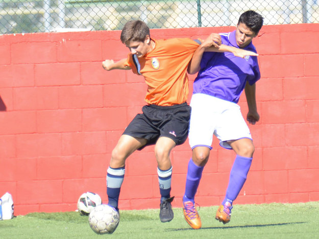 Il matchwinner Santarelli in azione contro l'Ostia Mare © photosportroma.it