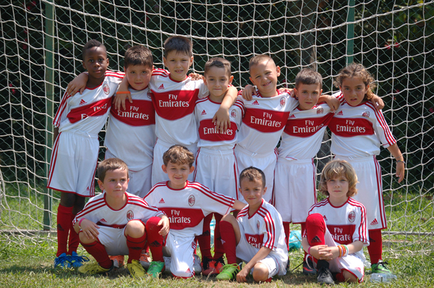 Una formazione del Centro Calcio Rossonero della passata stagione
