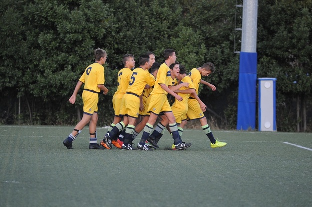 L'Urbetevere esulta dopo il primo gol PHOTOSPORTROMA