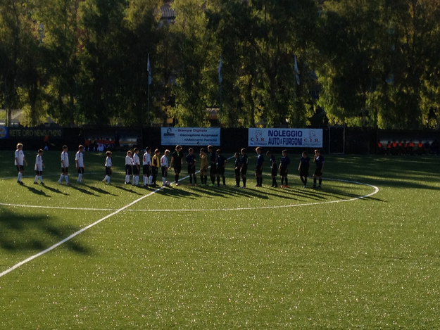 L'ingresso in campo delle due squadre ©GAZZETTAREGIONALE