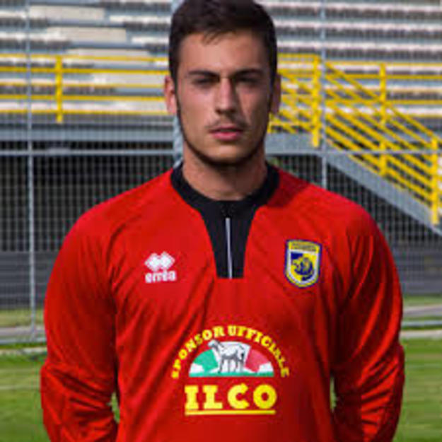 Alessandro Cima con la maglia della Viterbese