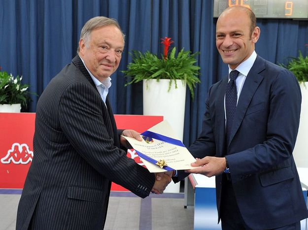 Frezza riceve il premio