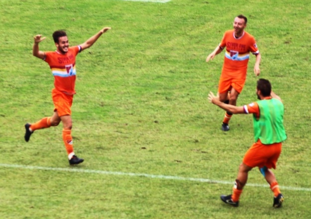 La gioia di Lorenzo Cerrai dopo il gol