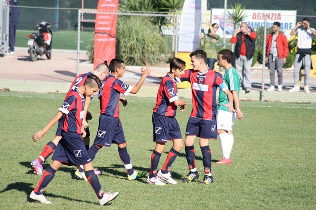 L'esultanza dell'undici rossoblu