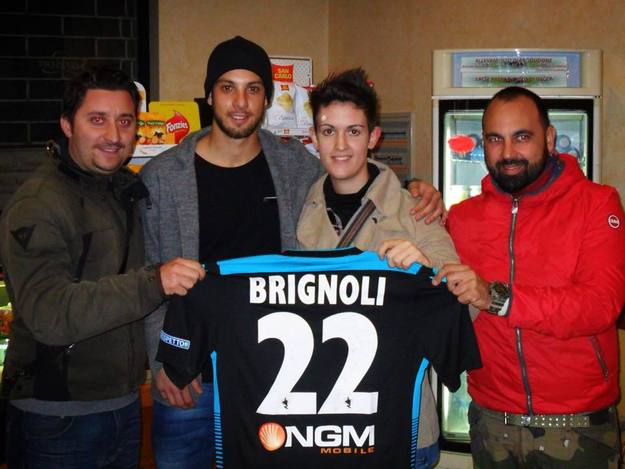 La visita di Alberto Brignoli al centro sportivo "Ocres Moca"