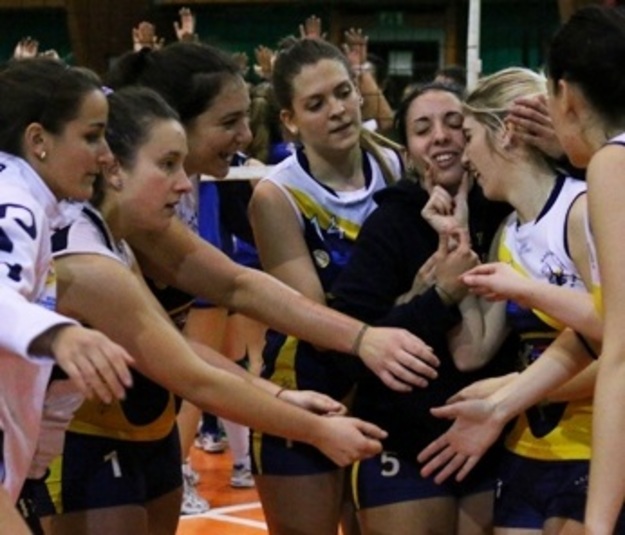 L'esultanza delle ragazze in gialloblu
