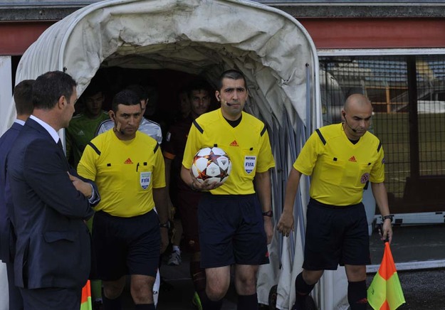L'arbitro maltese Mario Sant ha già diretto la Roma di De Rossi nel match d'esordio con il CSKA Mosca foto©photosportiva.it