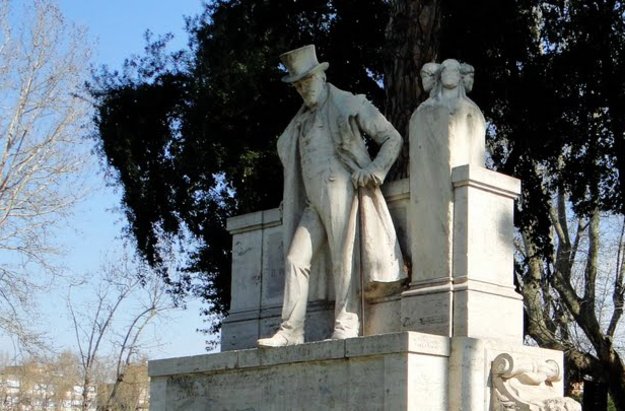 La statua del poeta Belli