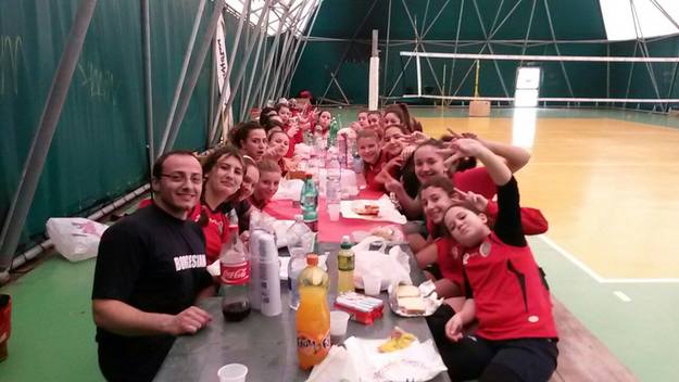Sarnataro con le ragazze U12 e U13