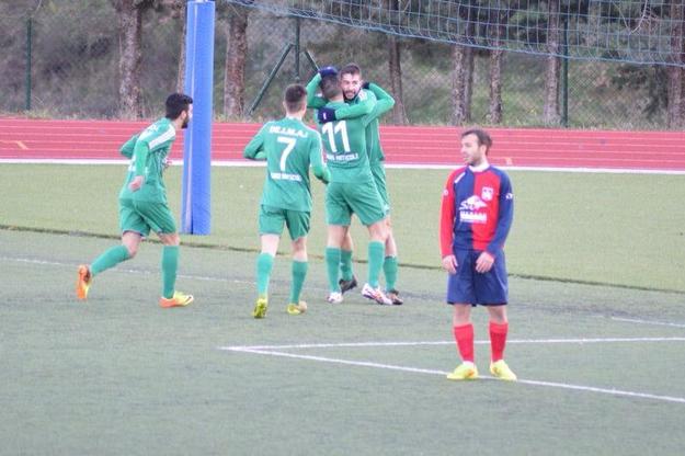 Il Lanusei festeggia dopo un gol (foto Facebook)