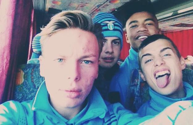 Il selfie di Natali con Piccirilli, Romani e De Angelis dopo la vittoria di ieri contro l'Aversa Normanna