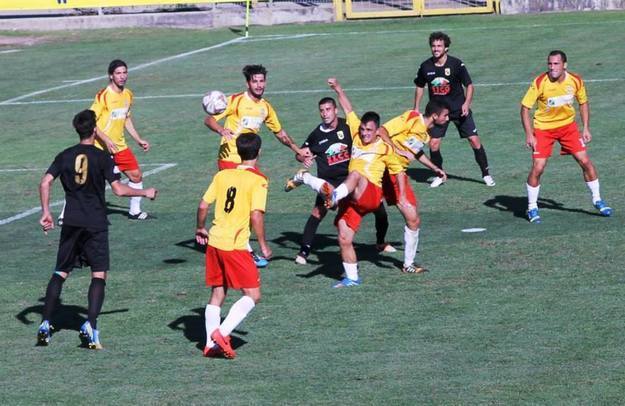 Alle 14:30 il fischio d'inizio di Lupa Castelli Romani - Viterbese