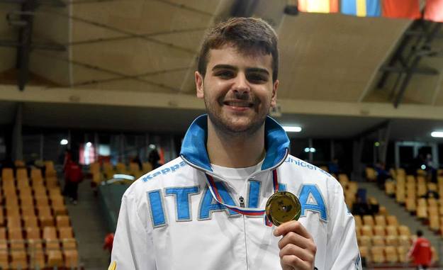 Damiano Rosatelli con la medaglia