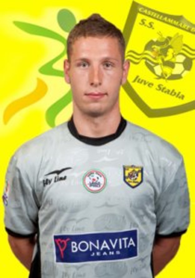 Matteo Cerreti con la maglia della Juve Stabia