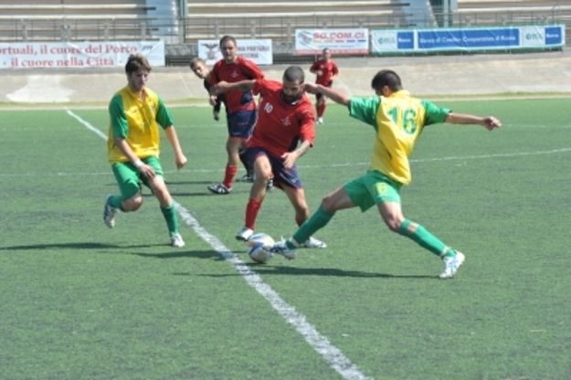 Loiseaux attaccante Compagnia Portuale