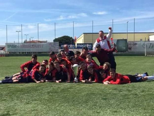 Santoni festeggia con i suoi ragazzi