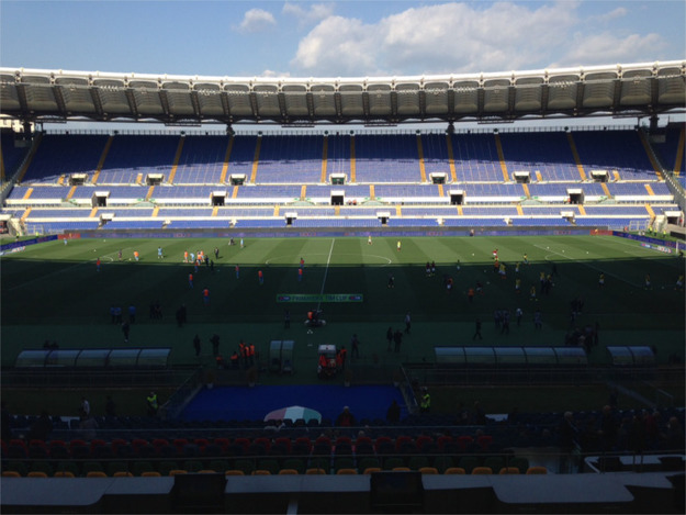 Le due squadre durante il riscaldamento ©Gazzetta Regionale
