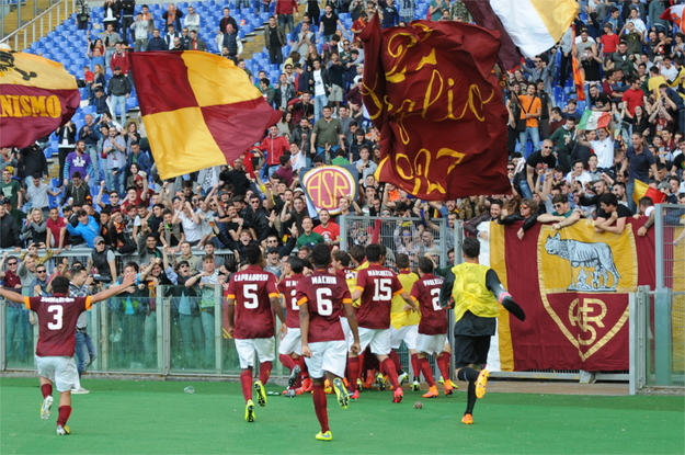 L'esultanza della Roma (foto Laura Del Gobbo)